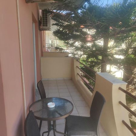 Monemvasia Lazarus Beach Apartment Esterno foto