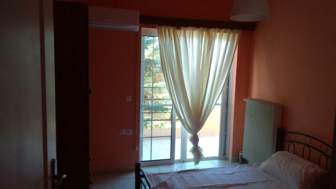 Monemvasia Lazarus Beach Apartment Esterno foto